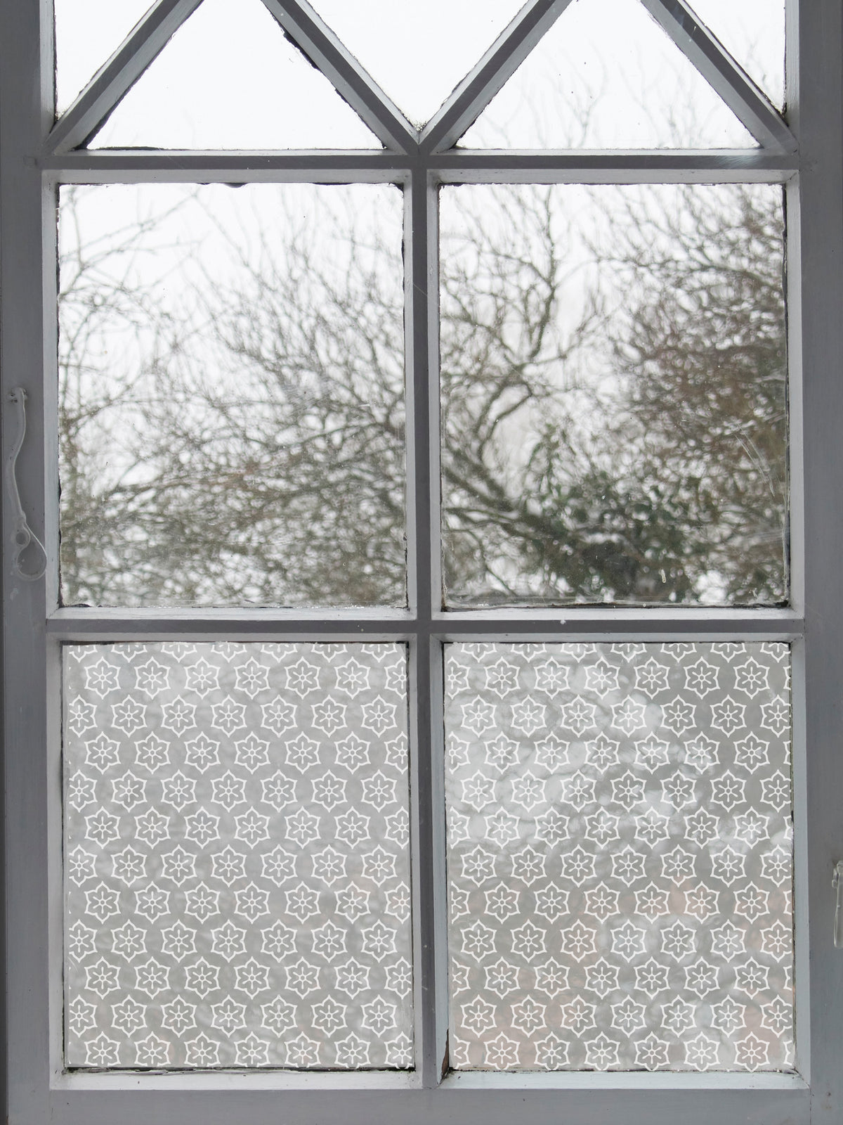 Joanie & Jeanie - Flower Patterned Frosted Window Film