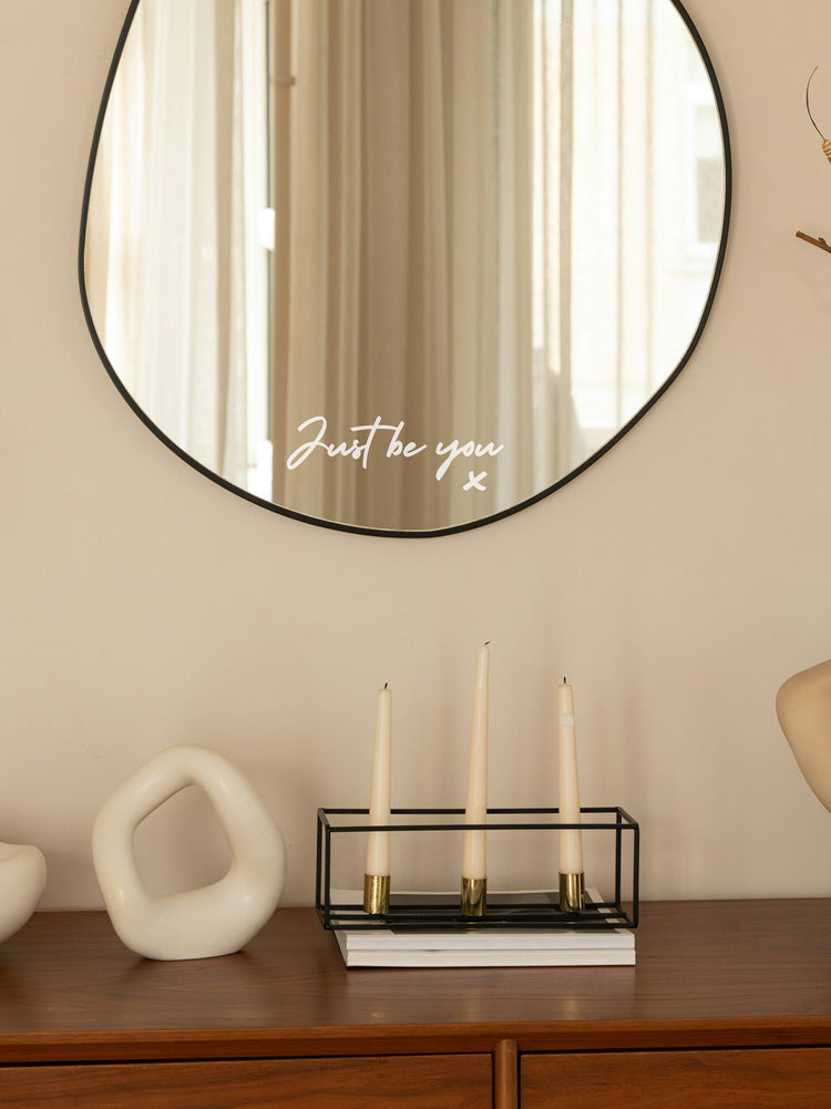 Round mirror with &