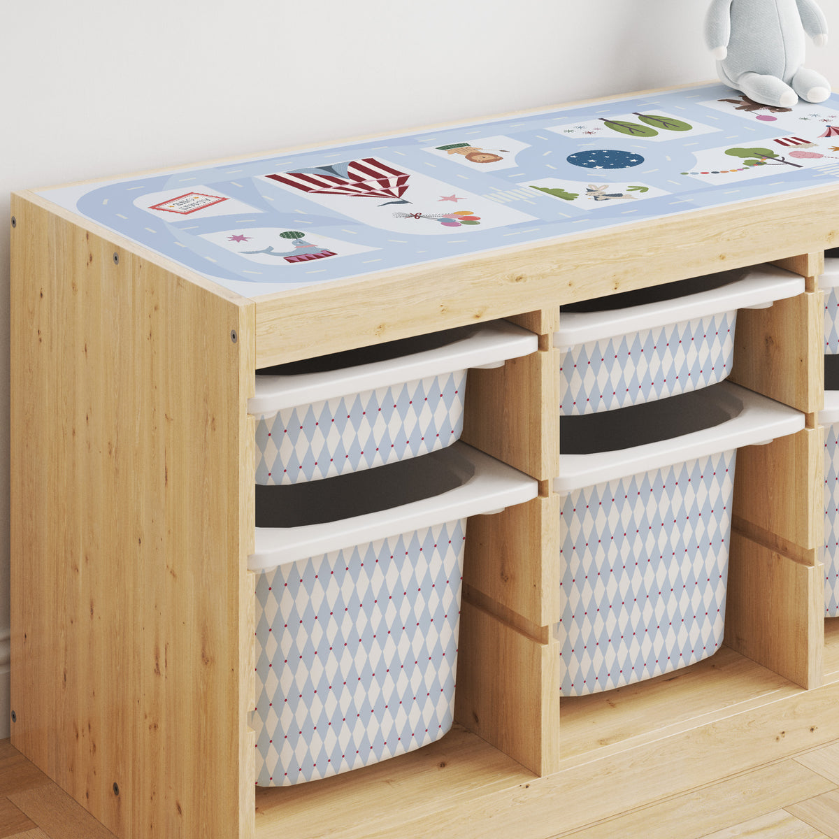 A light natural wood children&