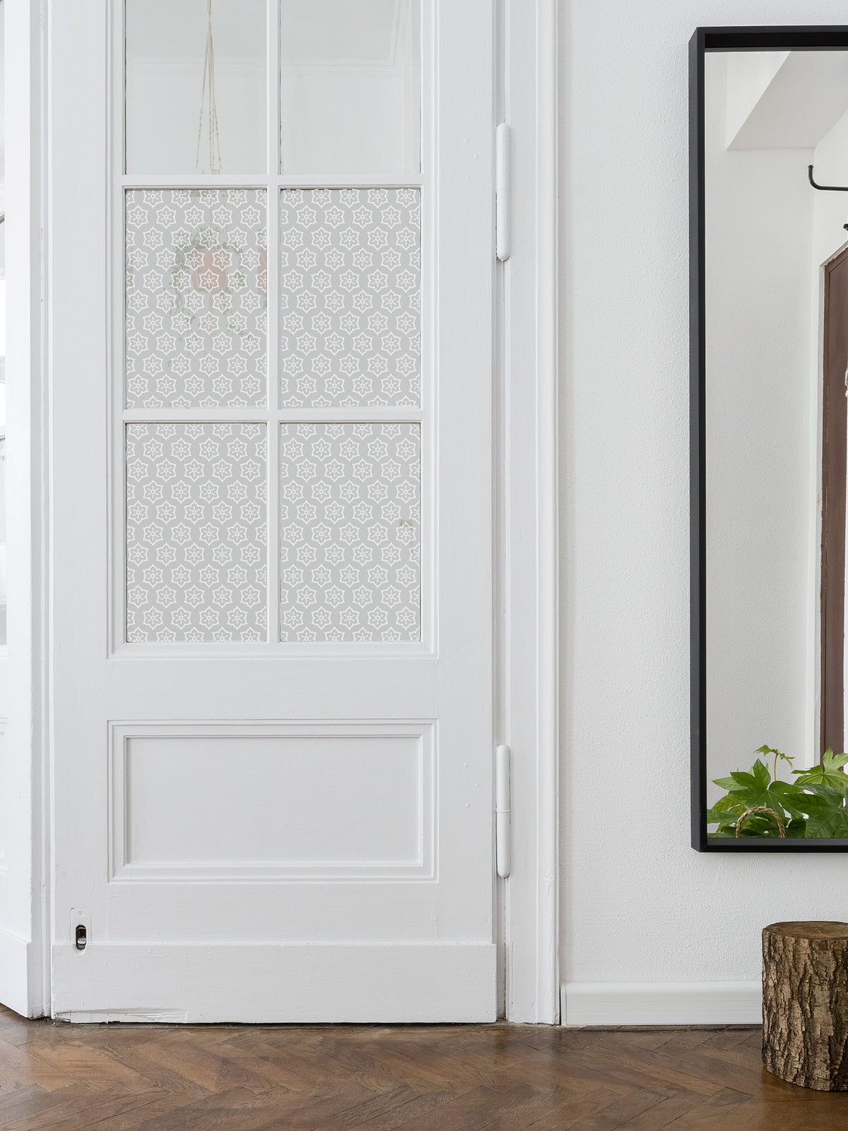 Joanie &amp; Jeanie - Flower Patterned Frosted Door Film