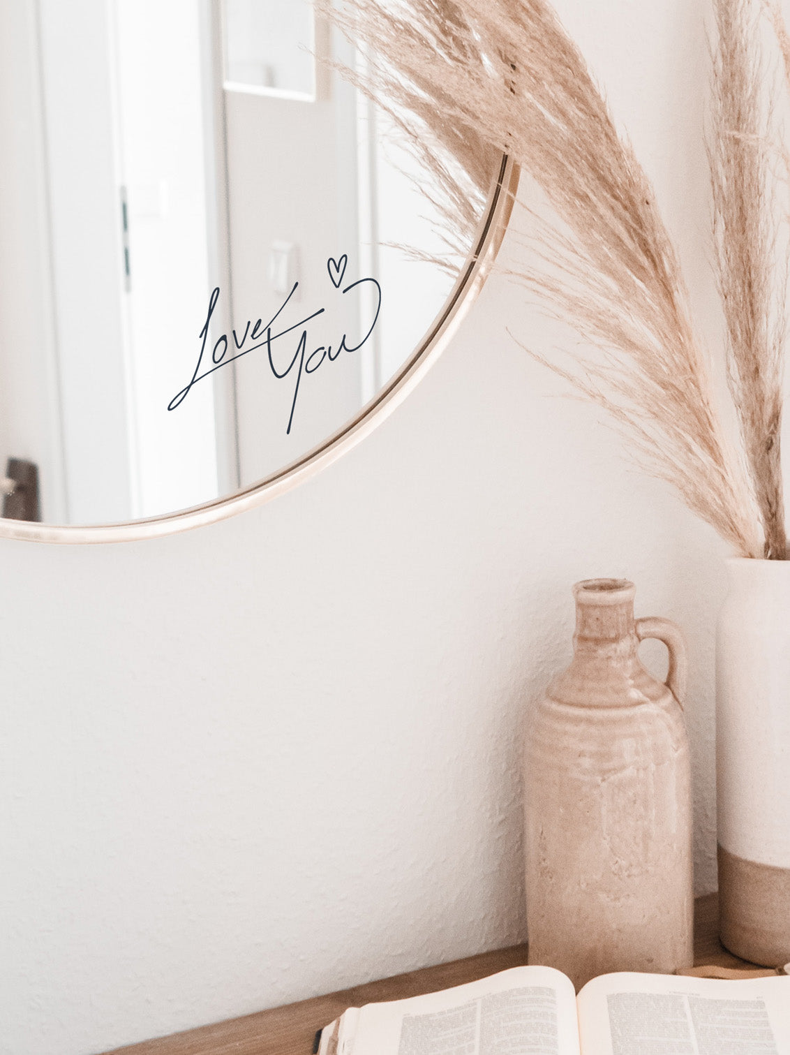 Round mirror with &