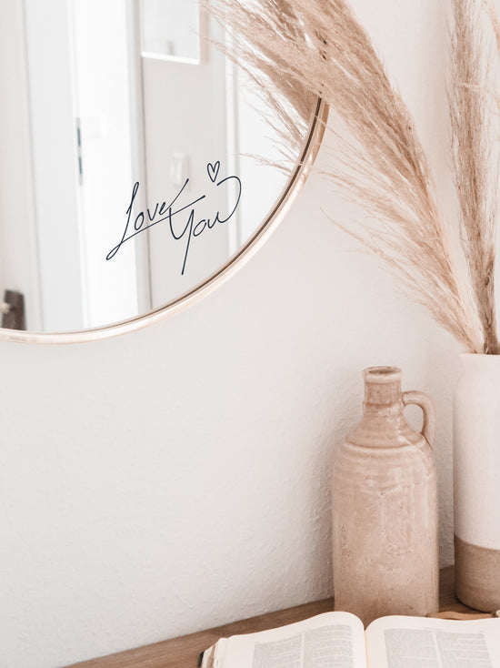 Round mirror with &