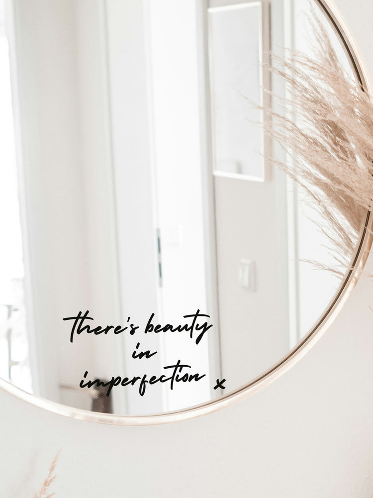 Round mirror with &