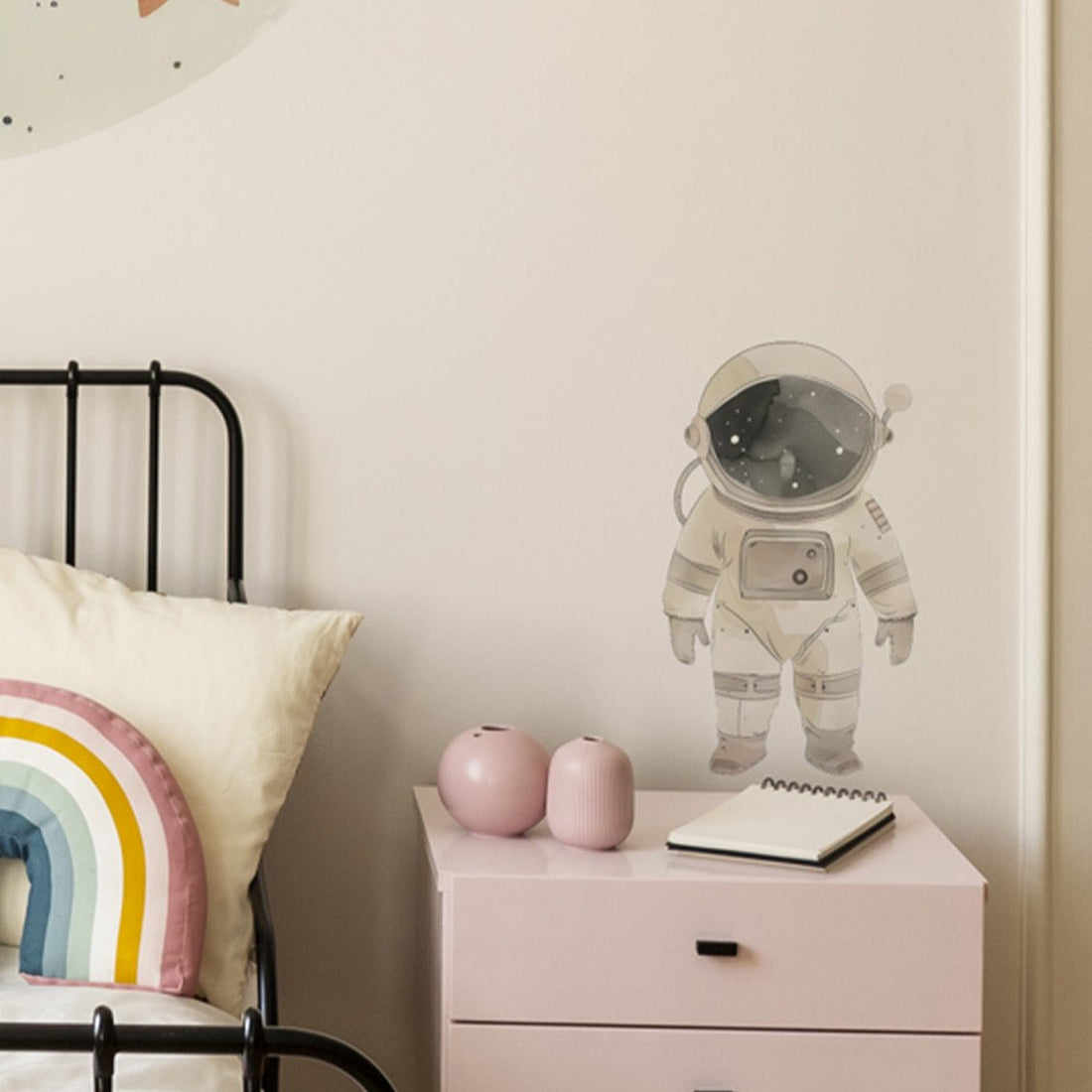 Joanie &amp; Jeanie - Planet and Stars Circle Wall Sticker Mural with Astronaut close up