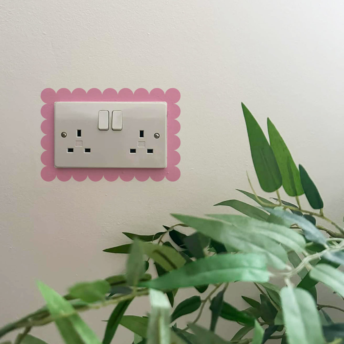 Nutmeg Scallop Border Light Switch &amp; Plug Socket Vinyl Wall Stickers