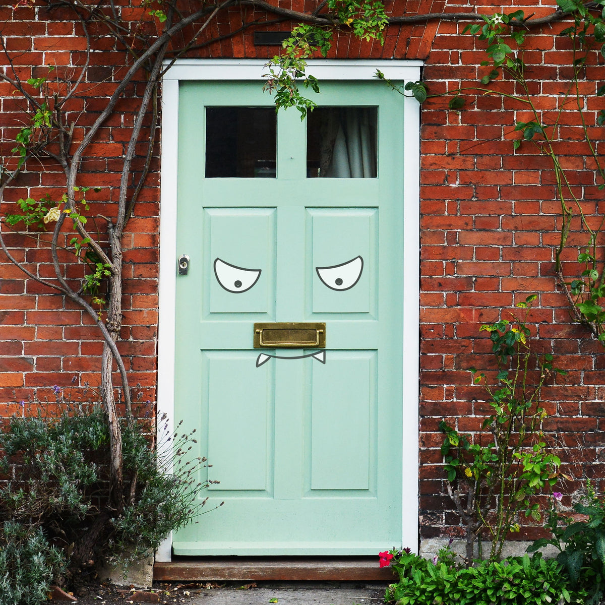 Spooky-Face-Halloween-Door-Sticker